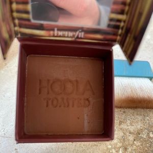 Benefits Hoola Toasted bronzer
